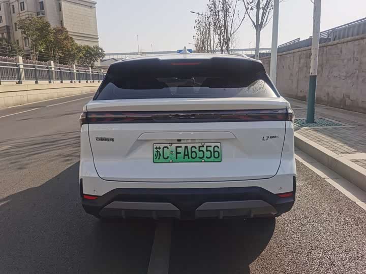 Geely Galaxy L7 2025 2025款 EM-i 115km 探索+版