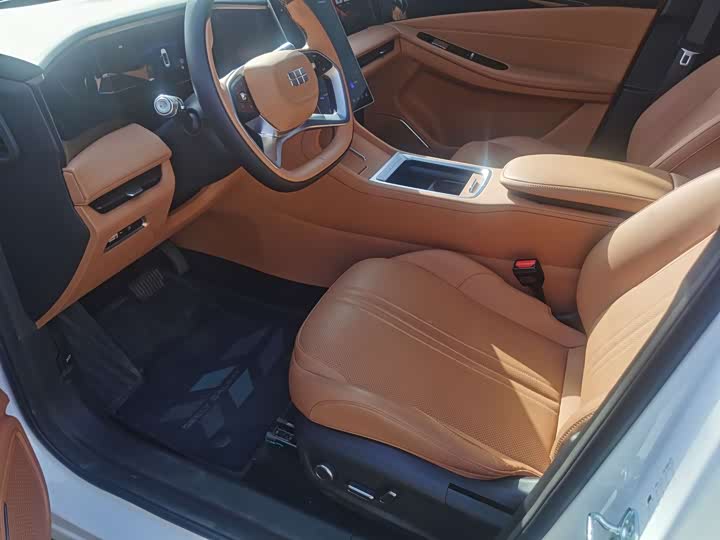 Geely Galaxy L7 2025 2025款 EM-i 115km 探索+版