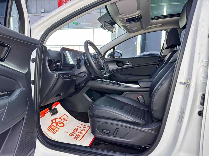 Kia Sportage 2023 2023款 2.0T 两驱尊贵版
