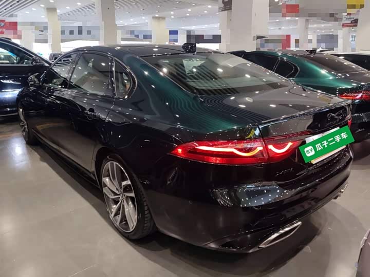 Jaguar XF L 2025 2025款 2.0T P300 四驱90周年典藏版