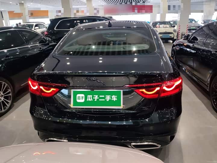 Jaguar XF L 2025 2025款 2.0T P300 四驱90周年典藏版