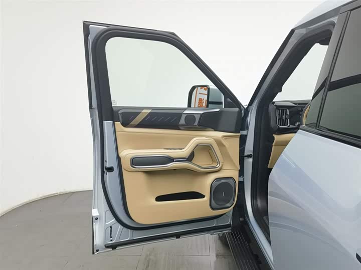 BYD FangChengBao Leopard 8 2025 2025款 智勇旗舰版 7座