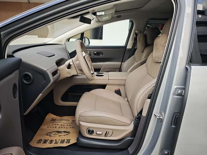 LiXiang i8 2025 2025款 标准版