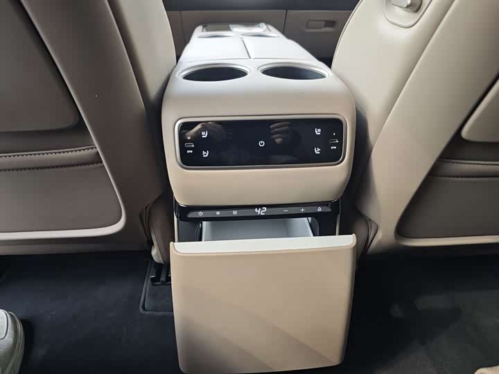 LiXiang i8 2025 2025款 标准版