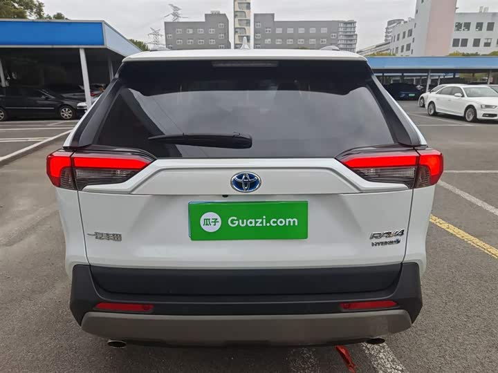 Toyota RAV4 2024 2024款 双擎 2.5L E-CVT两驱精英Plus版