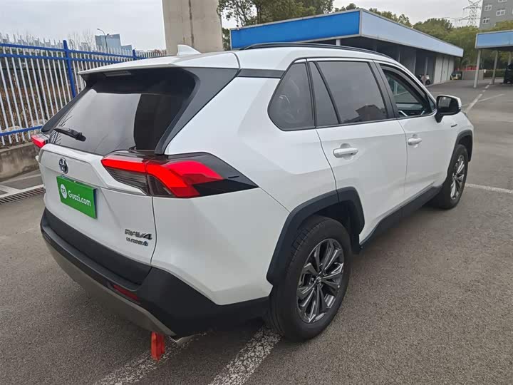 Toyota RAV4 2024 2024款 双擎 2.5L E-CVT两驱精英Plus版