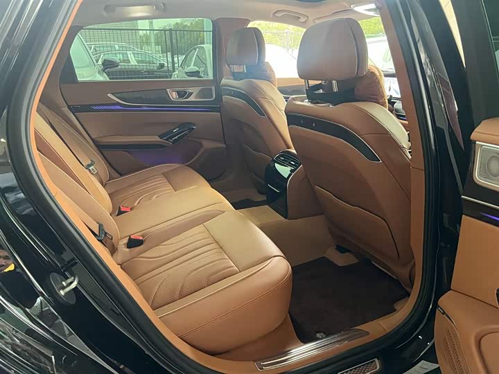 Hongqi H9 2025 2025款 2.0T 两驱旗享豪华商务版 5座