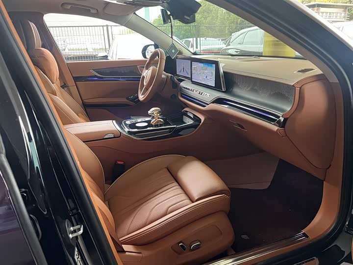 Hongqi H9 2025 2025款 2.0T 两驱旗享豪华商务版 5座