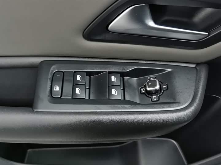 Citroen C5 X 2024 2024款 1.6T 势不凡