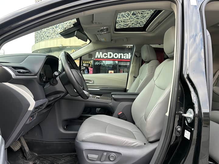 Toyota Granvia 2024 2024款 2.5L混动 舒适版