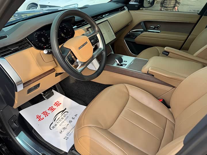 Land Rover Range Rover 2025 2025款 3.0 L6 400PS 盛世加长版