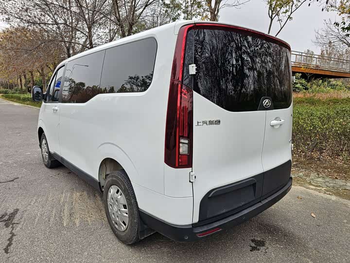 Maxus V70 2023 2023款 2.0T 精英版 自动短轴低顶 5/6座