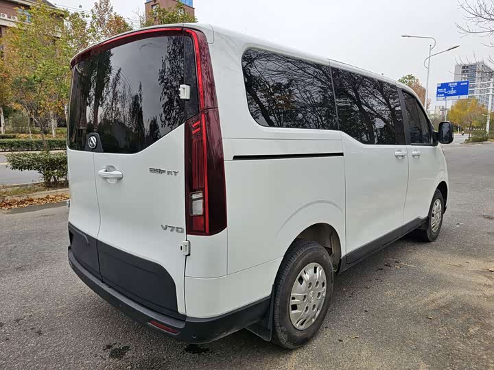 Maxus V70 2023 2023款 2.0T 精英版 自动短轴低顶 5/6座