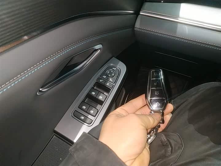 BYD Song L DM-i Hybrid 2025 2025款 智驾版 112km 领先型