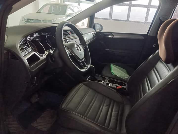 Volkswagen Touran L 2021 2021款 途安L 280TSI DSG拓界版 7座