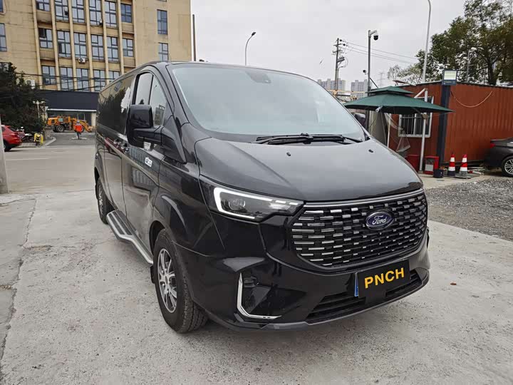 Ford Transit 2023 2023款 2.0T柴油自动商旅型中轴低顶7/8/9座