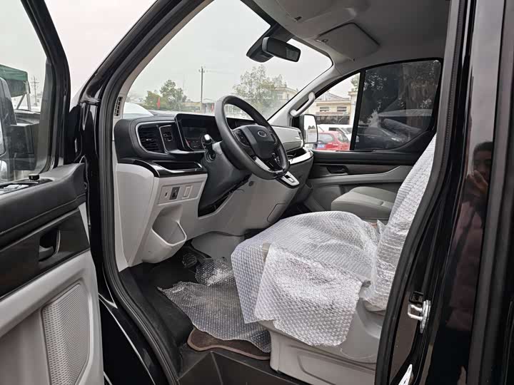 Ford Transit 2023 2023款 2.0T柴油自动商旅型中轴低顶7/8/9座