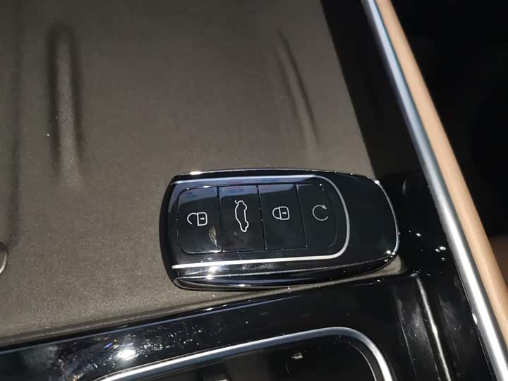 Chery Tiggo 8L 2024 2024款 2.0T 两驱豪华版 7座