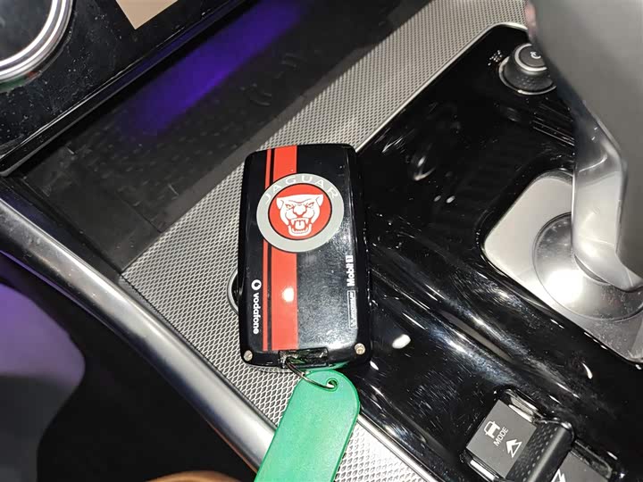 Jaguar XE L 2024 2024款 2.0T 250PS R-DYNAMIC S进取运动版