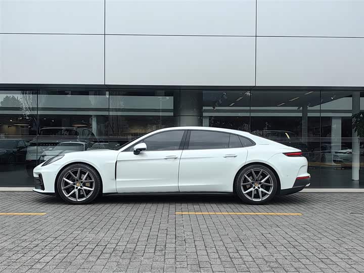 2026 Porsche Panamera