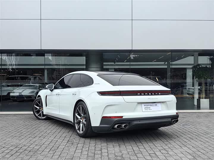 2026 Porsche Panamera