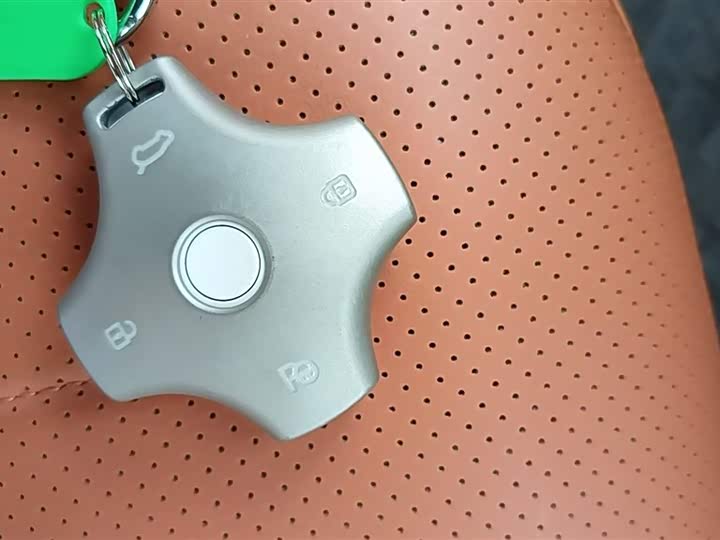 Dongfeng Yipai eπ 007 2025 2025款 纯电 565四驱Max领航版