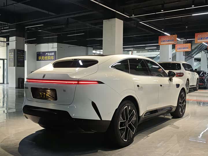 Avatr 11 2023 2023款 长续航单电机版 5座