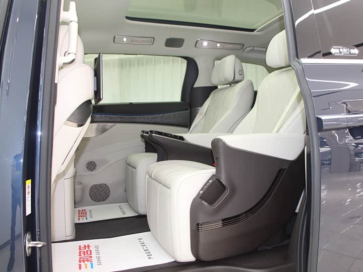 Denza D9 2025 2025款 DM-i 智驾版 1020 四驱尊荣型