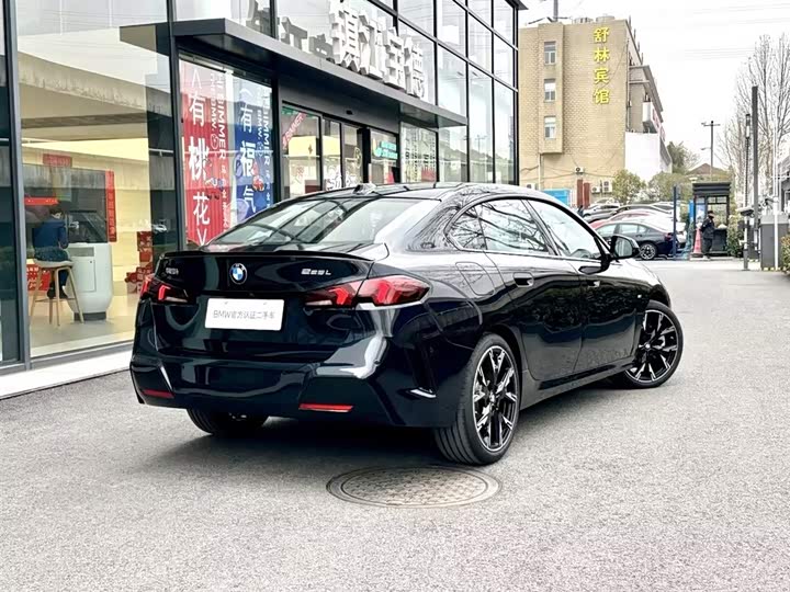 BMW 2 Series 2025 2025款 225L M运动曜夜套装