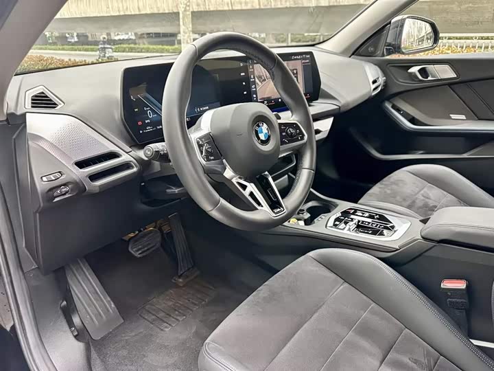 BMW 2 Series 2025 2025款 225L M运动曜夜套装