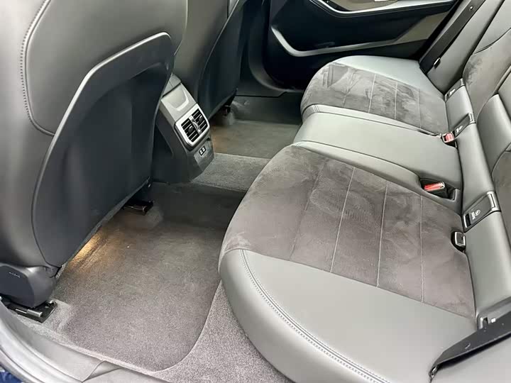 BMW 2 Series 2025 2025款 225L M运动曜夜套装