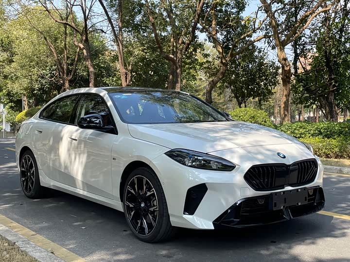 BMW 2 Series 2025 2025款 225L M运动曜夜套装