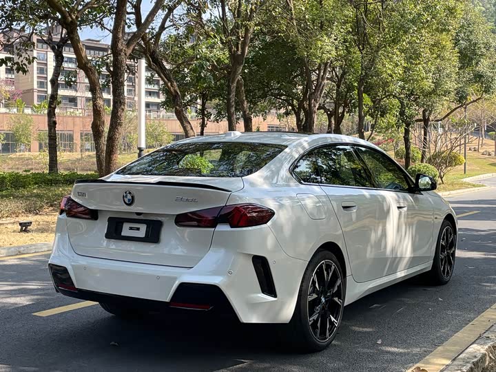 BMW 2 Series 2025 2025款 225L M运动曜夜套装