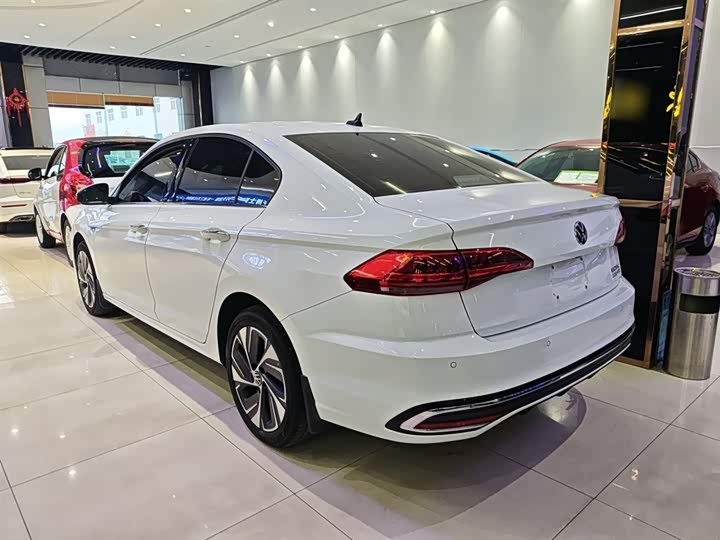 Volkswagen Bora 2025 2025款 300TSI DSG尊行版