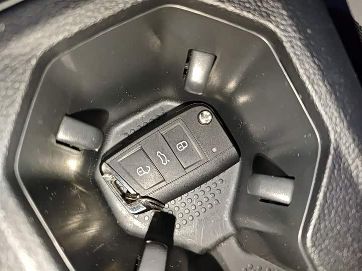 Volkswagen Bora 2025 2025款 300TSI DSG尊行版