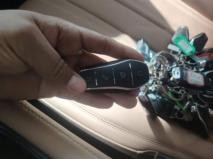 BYD Song L 2025 2025款 智驾版 662km 激光雷达卓越型