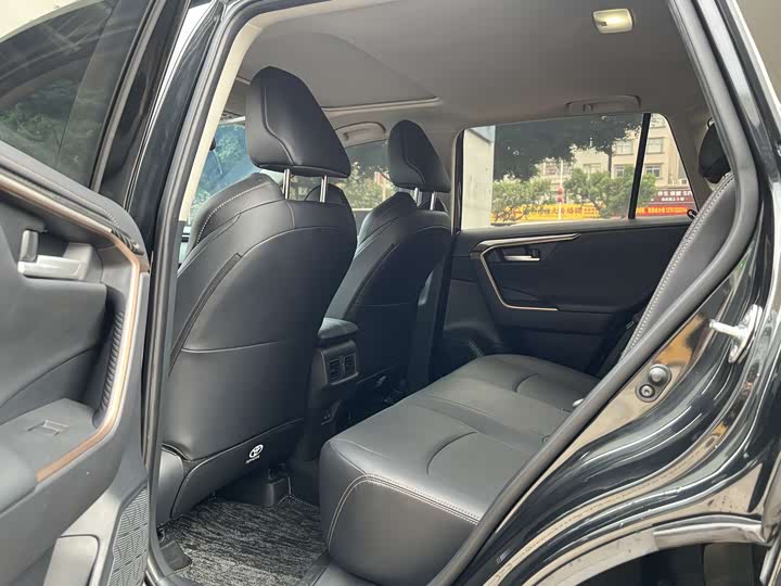 Toyota Wildlander 2024 2024款 2.0L CVT两驱都市版