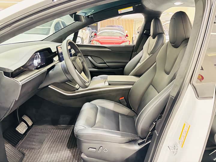 Tesla Model X 2023 2023款 三电机全轮驱动 Plaid版