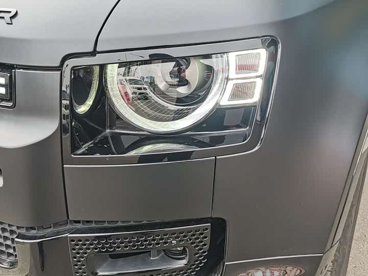 2025 Land Rover Defender