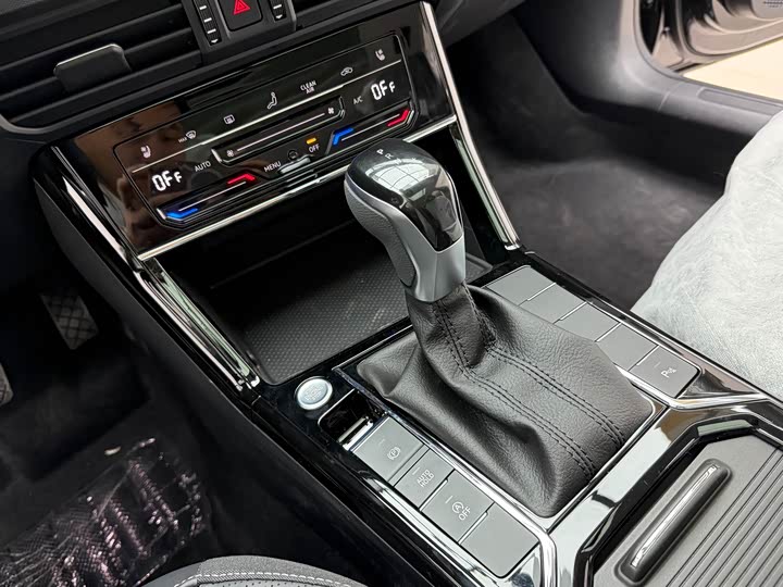 Volkswagen Passat 2026 2026款 出众款 380TSI 星空龙腾版