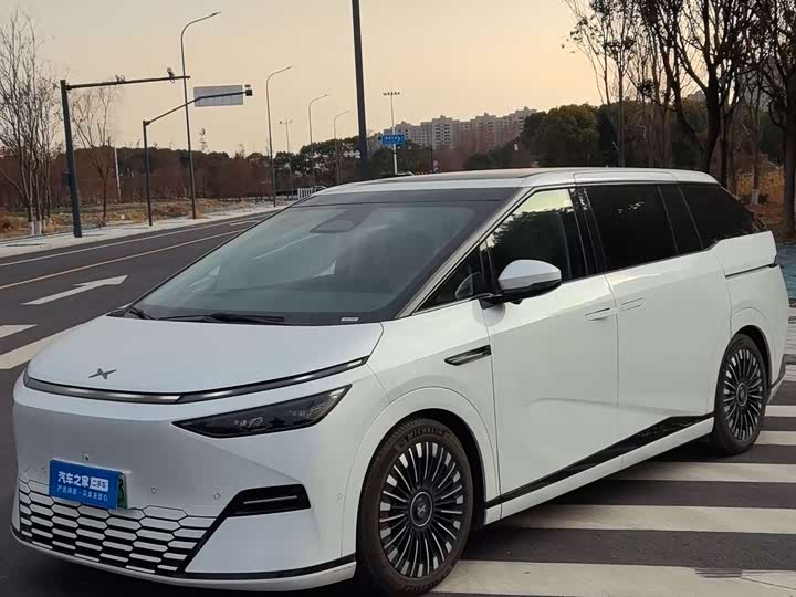 XPeng X9 2025 2025款 纯电 740超长续航 Max