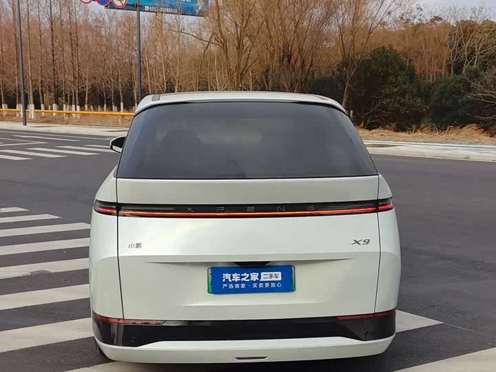XPeng X9 2025 2025款 纯电 740超长续航 Max