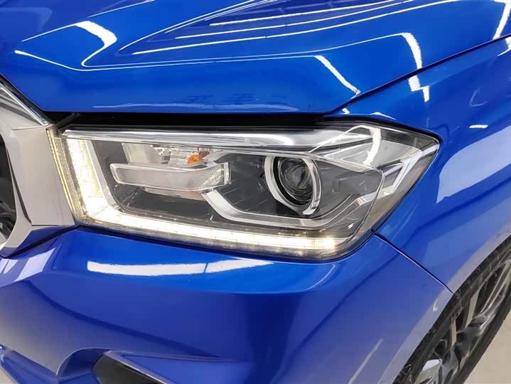 Maxus T70 2021 2021款 2.0T柴油手动四驱进取版长箱高底盘