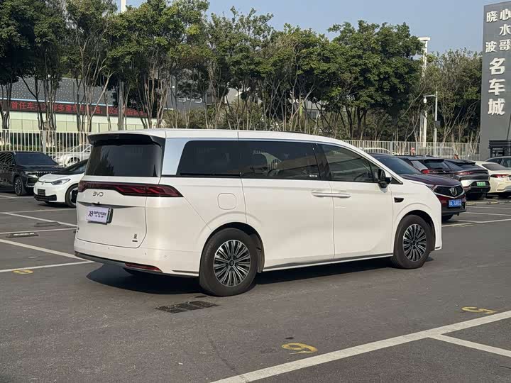 BYD Xia 2025 2025款 DM-i 1.5T 100km 超越型