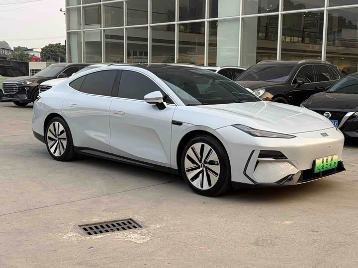 Geely Galaxy E8 2024 2024款 665km 后驱星舰 远航版