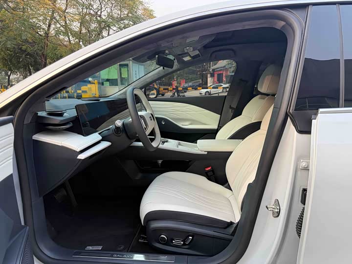 Geely Galaxy E8 2024 2024款 665km 后驱星舰 远航版