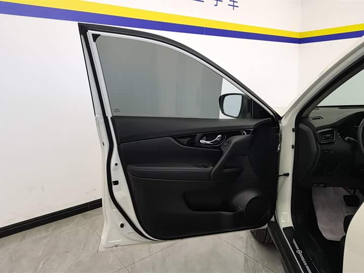 Nissan X-Trail 2023 2023款 经典 2.0L 两驱智联臻享版