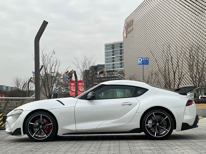 Toyota Supra 2021 2021款 GR SUPRA 3.0T 标准型
