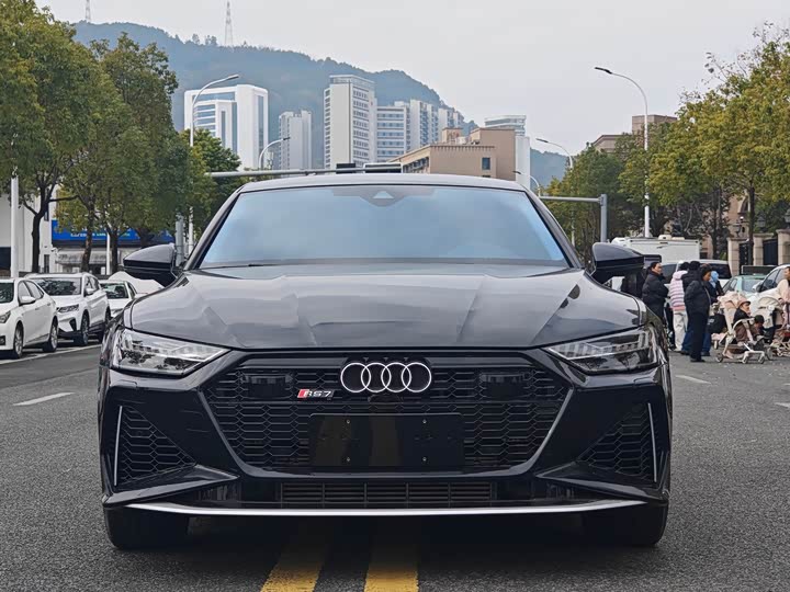 2025 Audi A7L