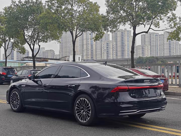 2025 Audi A7L